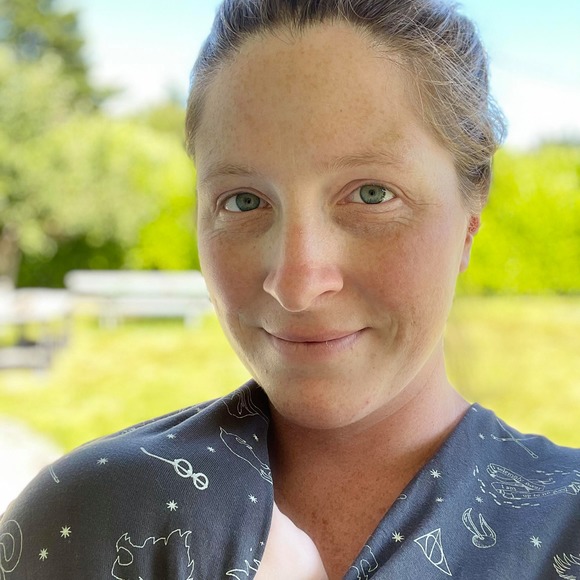 Meet your Posher, Danielle - Picture 1 of 1